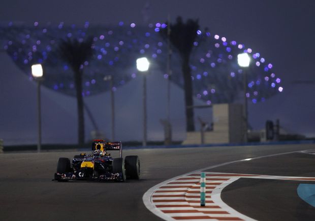 Vettel na trati VC Abú Zábí Vettel na trati VC Abú Zábí