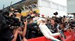 Lewis Hamilton slaví svůj nečekaný triumf ve Velké ceně Německa F1