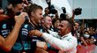 Lewis Hamilton slaví svůj nečekaný triumf ve Velké ceně Německa F1