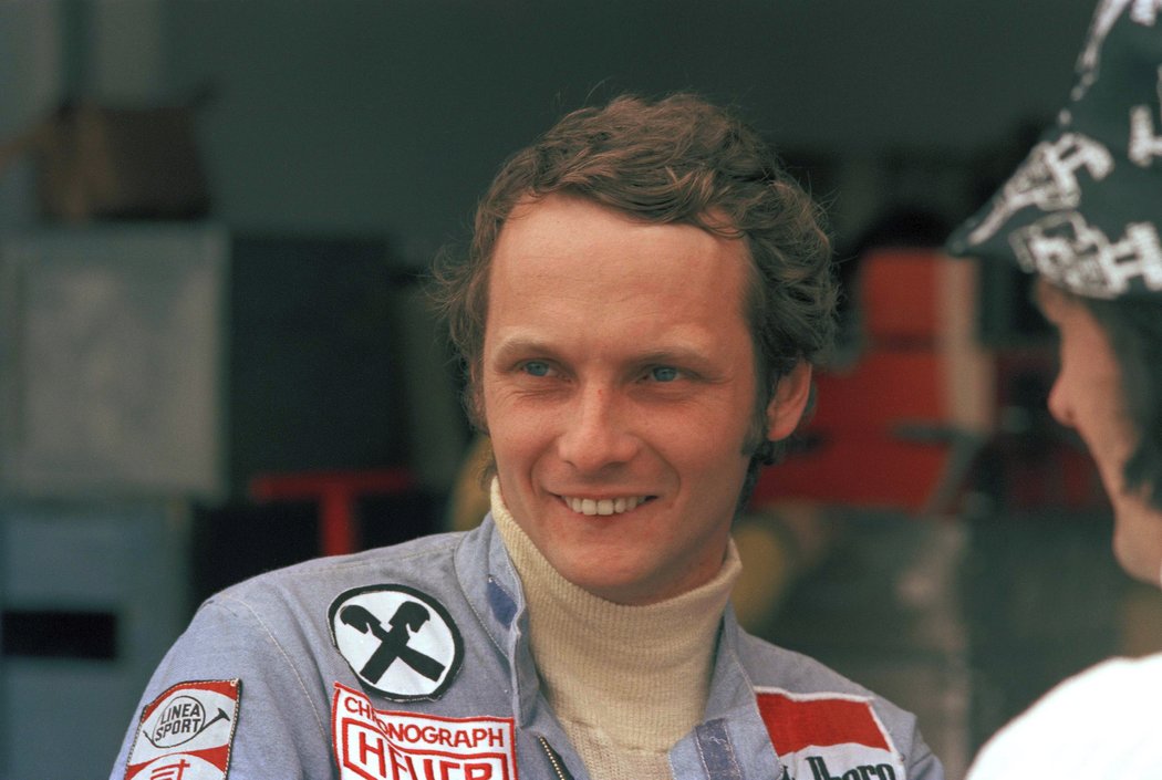 Ve věku 70 let v pondělí zemřel trojnásobný mistr světa formule 1 Niki Lauda.