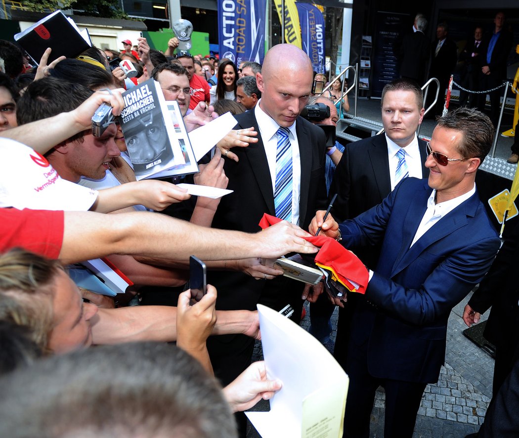 O podpis Michaela Schumachera byl velký zájem
