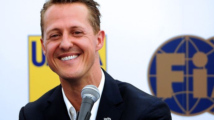 Legenda formule 1 Michael Schumacher se v Praze usmíval na všechny strany