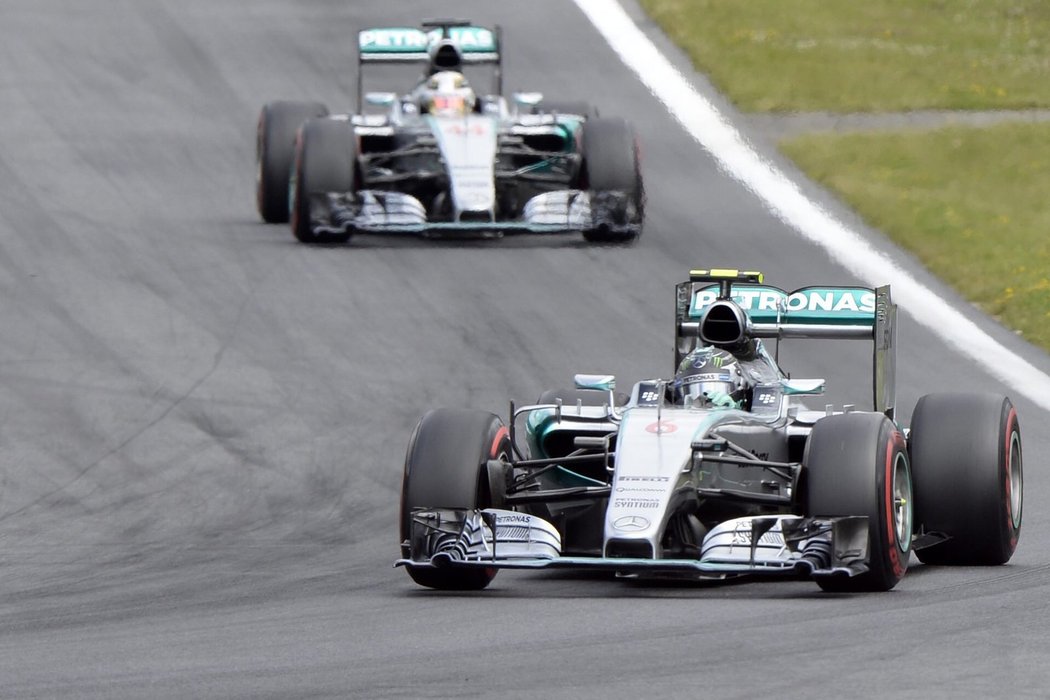 Nico Rosberg obhájil vítězství ve VC Rakouska.