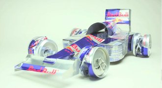 VIDEO: Složte z plechovky formuli. Přesně jako Red Bull