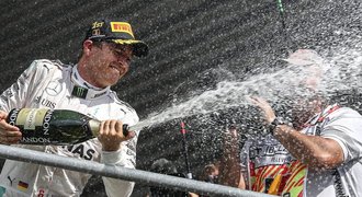 VC Belgie vyhrál Rosberg, Hamilton po úžasné stíhačce dojel třetí