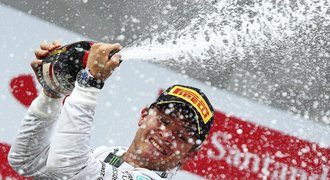 Oslavy spojím s titulem mistrů světa, říká vítězný Nico Rosberg