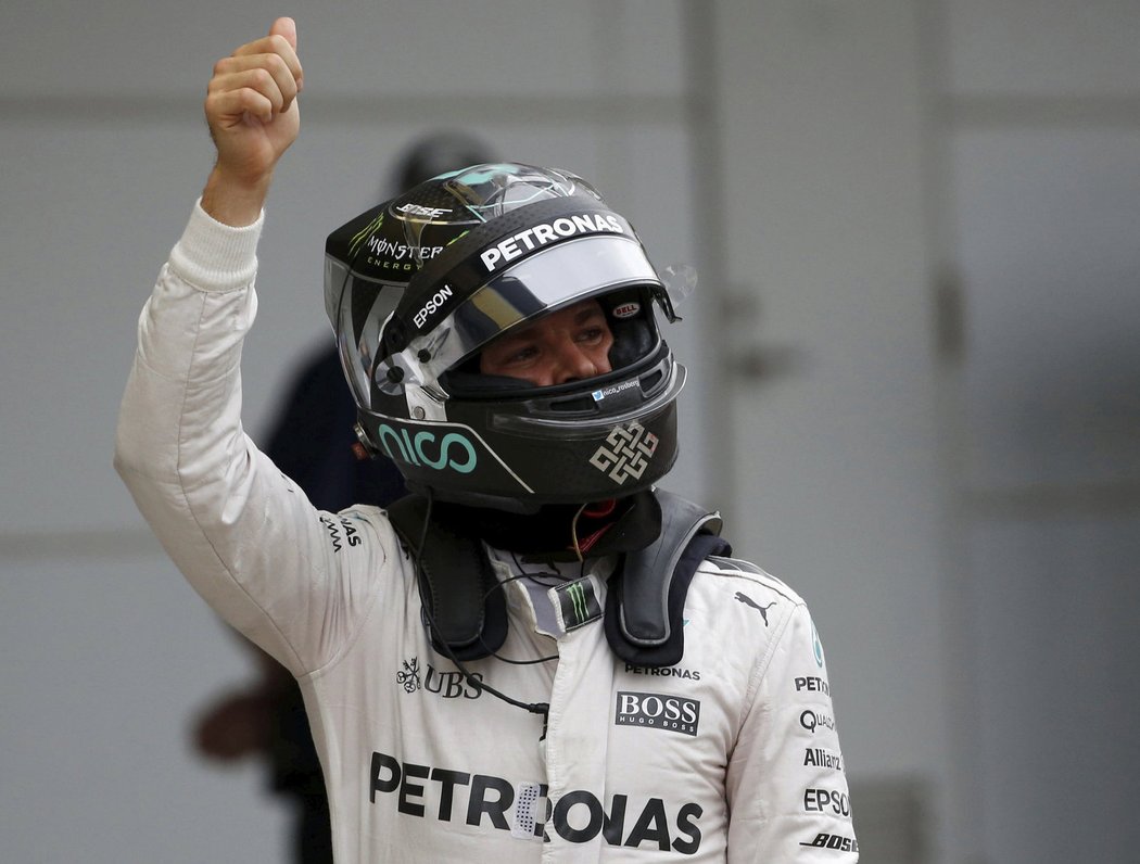 Nico Rosberg třetím rokem po sobě ovládl kvalifikaci na Velkou cenu Japonska F1.