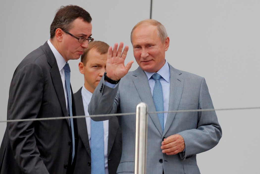 Fanoušky ruské GP v Soči zdraví prezident Vladimir Putin