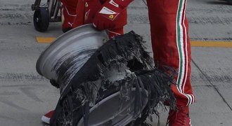 Piloti F1: Pojedem naplno, ale když bouchne guma, končíme