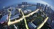 Úchvatný pohled na osvícený okruh v Singapuru