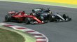 Tvrdý souboj o první místo mezi Hamiltonem a Vettelem