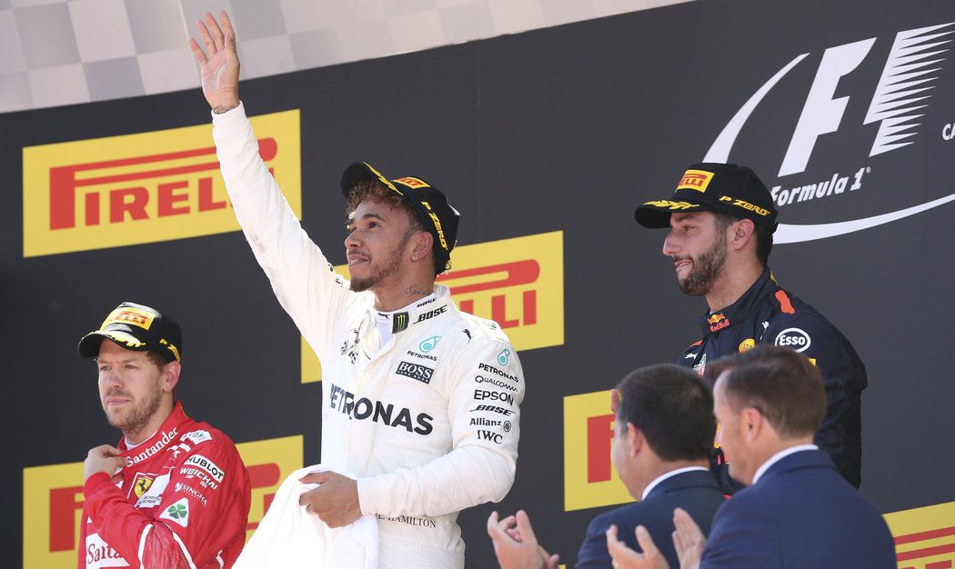 Lewis Hamiltons ovládl Velkou cenu Španělska, druhý byl Vettel