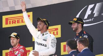 Ve Španělsku vládl Hamilton, náskok Vettela snížil na šest bodů