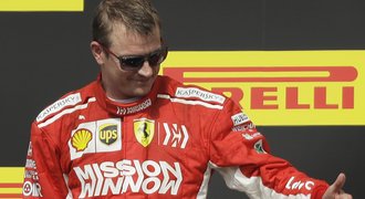 Räikkönen vyhrál, perlil a poškádlil Hamiltona: Vyhrál jsi šampionát?