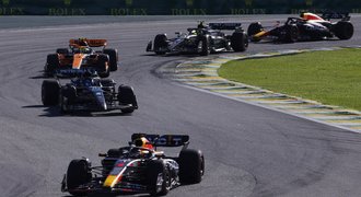 Zkrácený sprint F1 ovládl Verstappen, rozhodlo se v první zatáčce