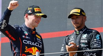 Verstappen slaví ve Francii, Leclerc boural. Hamilton zajel nejlépe v sezoně