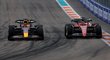 Max Verstappen bojoval s Charlesem Leclercem