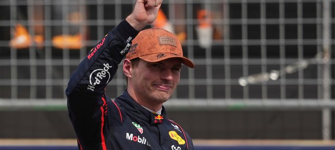 Maxe rodina na trati nebrzdí. Dotáhl se na dominující McLaren a stále může pomýšlet na titul.