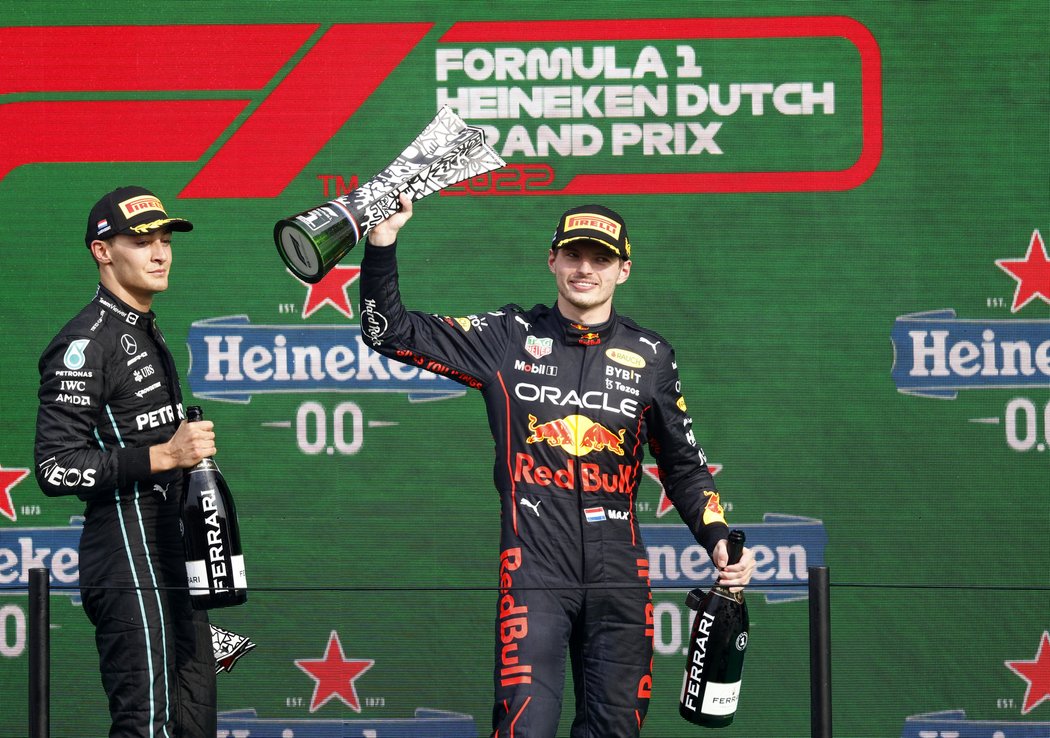 Max Verstappen slaví triumf v domácím závodě