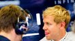 Mistr světa s novým přelivem. Suverén Vettel si obarvil vlasy na blond