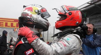 FOTO+VIDEO: Bouračka Vettela, smutek Alonsa, loučící se Schumacher