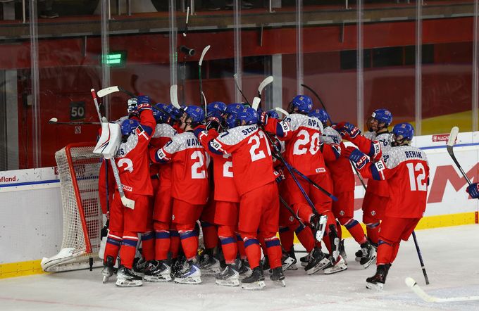 Česko U18 - Finsko U18 2:1. Mladíci jsou v semifinále MS! Rozhodli Klaus a Cífka Česko U18 - Finsko U18 2:1. Mladíci jsou v semifinále MS! Rozhodli Klaus a Cífka