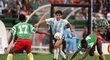 Ani Diego Maradona se proti Kamerunu neprosadil