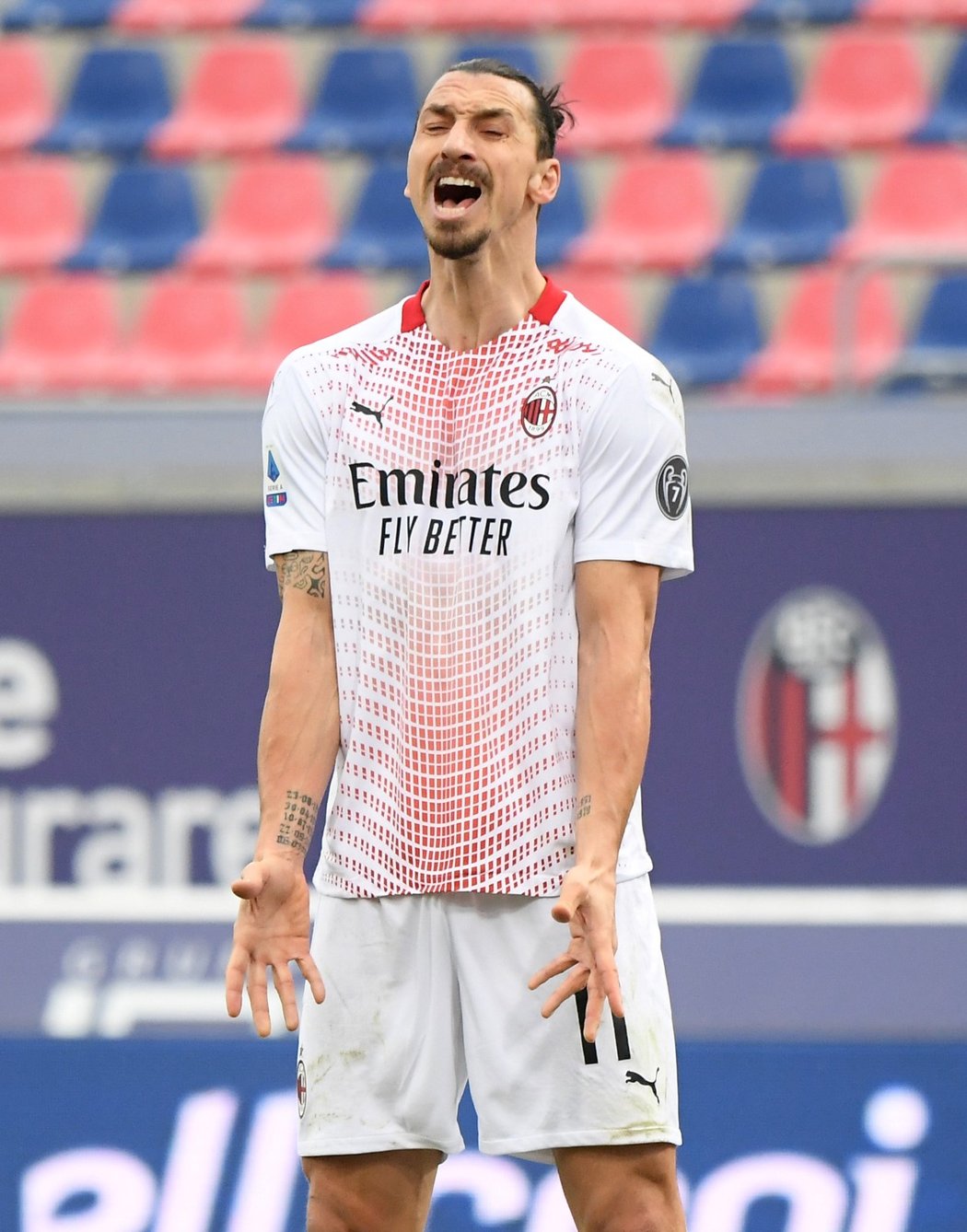 Fotbalisté AC Milán i se Zlatanem Ibrahimovicem vyhráli 2:1 v Boloni