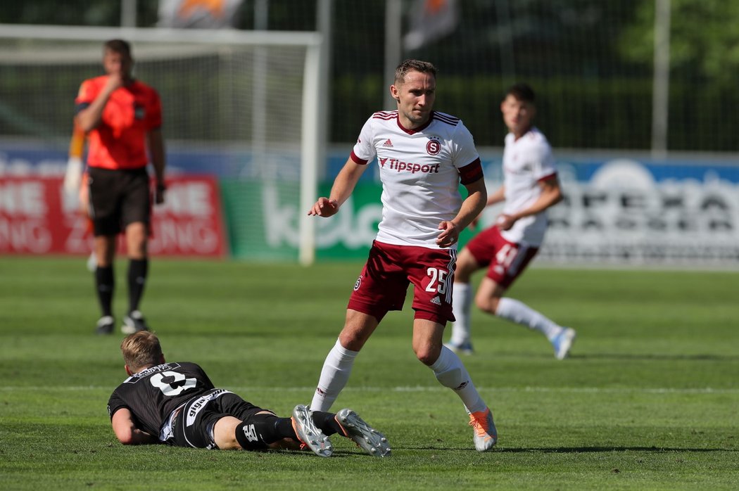 Jan Kuchta fauloval hráče Wolfsbergeru