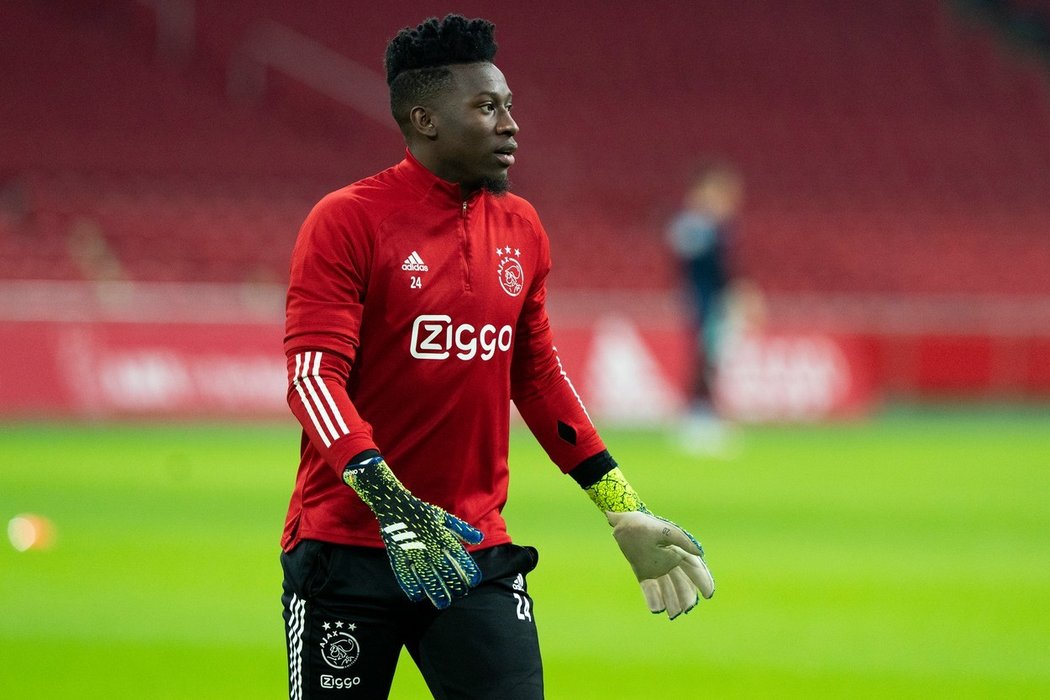 Brankář Ajaxu André Onana je v hledáčku Arsenalu