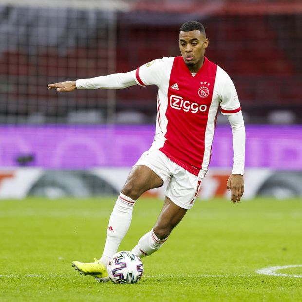 Ryan Gravenberch už je oporou Ajaxu Ryan Gravenberch už je oporou Ajaxu