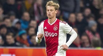 Potvrzeno. De Jong přestoupil do Barcelony, sezonu dohraje v Ajaxu