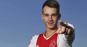 Největší český talent Černý podepsal v Ajaxu novou smlouvu