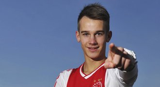 Odměna pro Černého. Český mladík prodloužil v Ajaxu do roku 2020