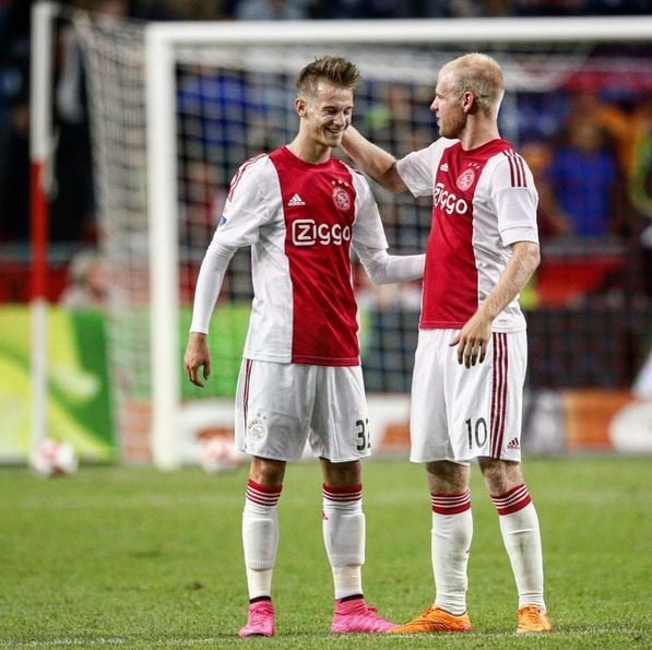 Václav Černý s kapitánem Ajaxu Davy Klaassenem