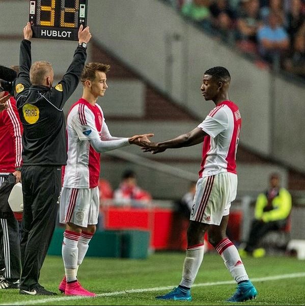 Václav Černý poprvé nastupuje do zápasu prvního týmu Ajaxu