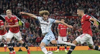 Manchester United - West Ham 0:1. Králův debut a odveta za ligu