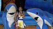Diváky při vystoupení americké zpěvačky pobavili i zpívající žraloci