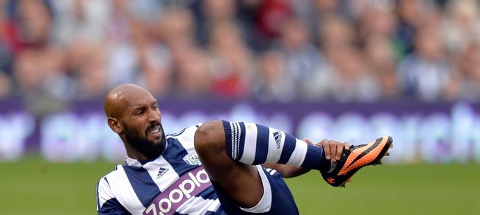 Nicolas Anelka odehrál za West Bromwich jediné utkání, podle britských médií odešel z tréninku a kvůli nespecifikované osobní tragédii ukončil ve 34 letech kariéru