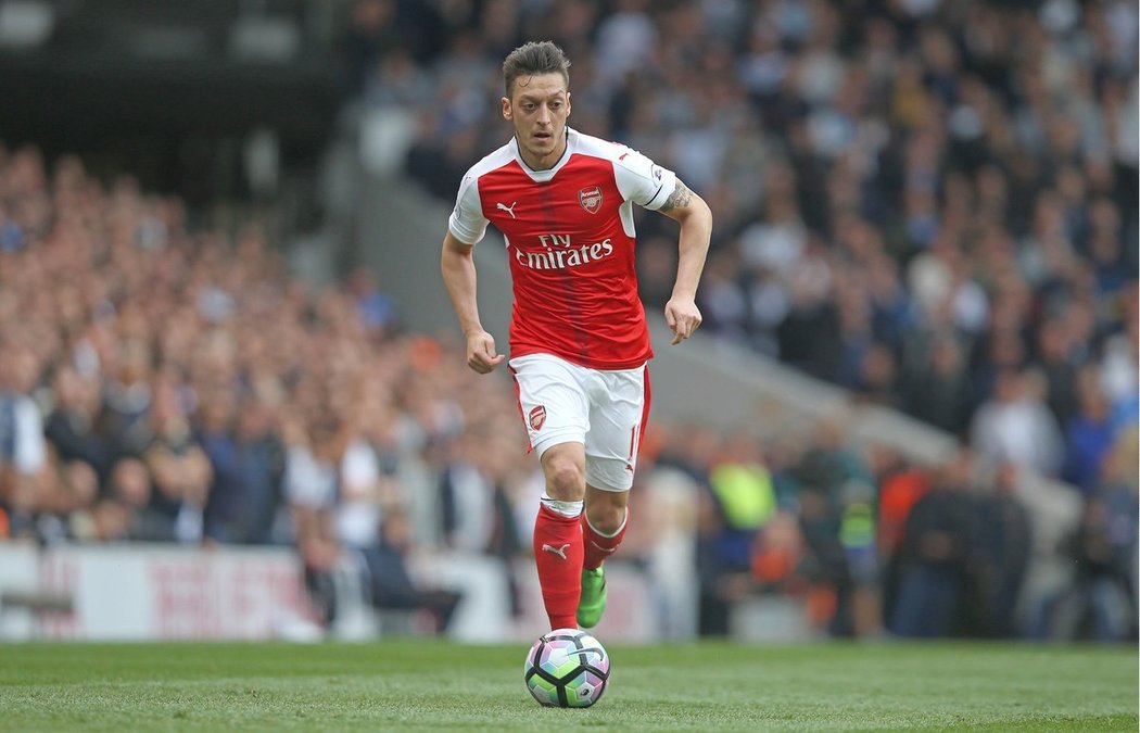 Özil v zápase se Spurs