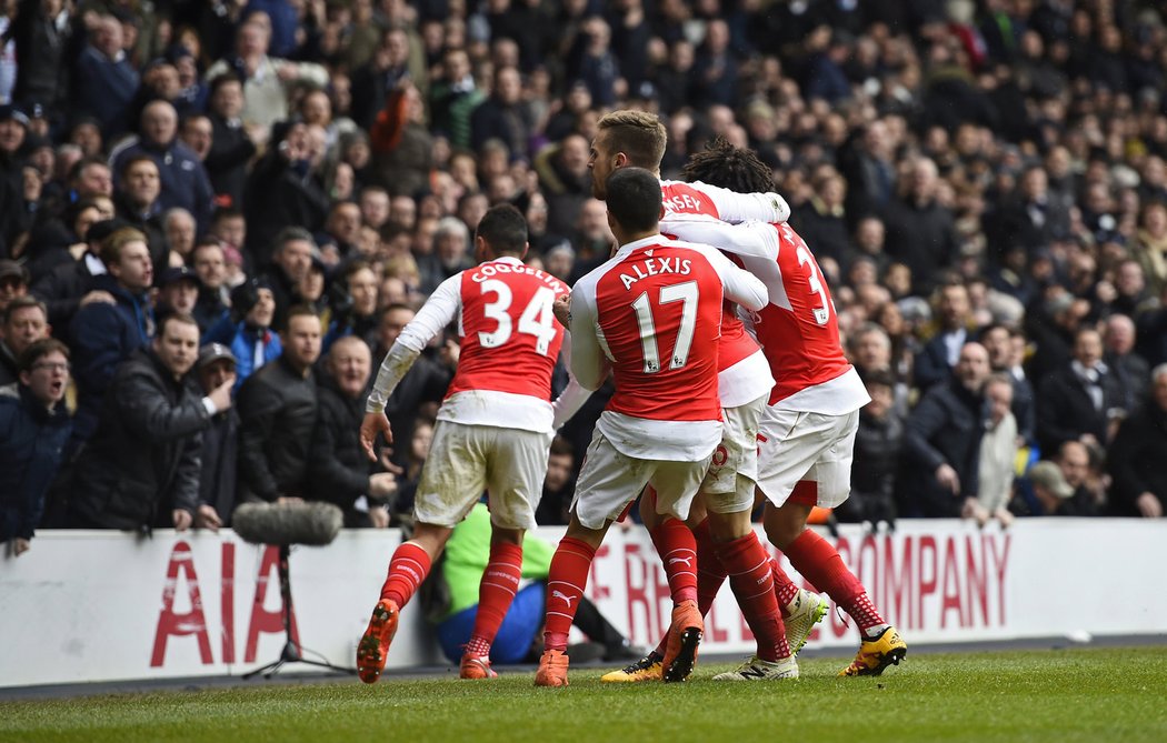 To bylo radosti. Arsenal vedl v derby na Tottenhamu 1:0.