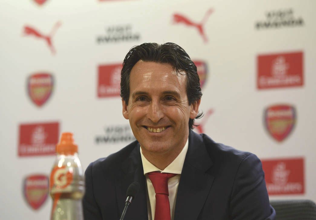 Nový trenér Arsenalu Unai Emery má za sebou první den na Emirates Stadium