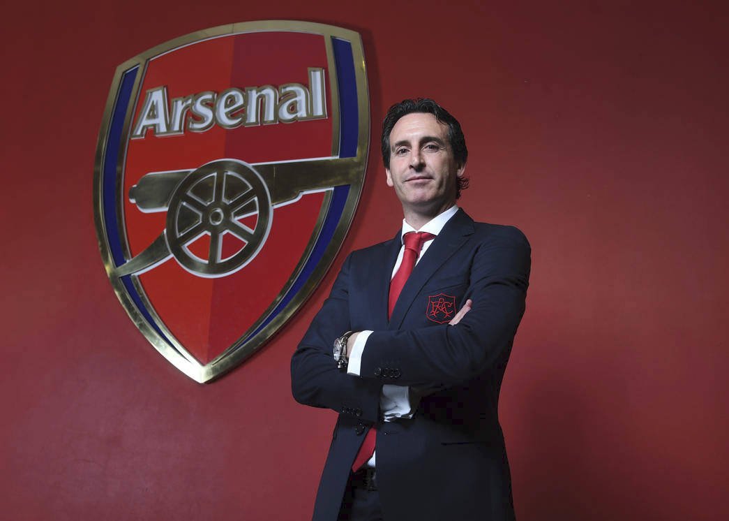 Nový trenér Arsenalu Unai Emery má za sebou první den na Emirates Stadium