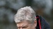 Ustaraná tvář manažera Arsenalu Arséna Wengera svědčí o tom, že se Kanonýrům nedaří. Kouč naposledy vystartoval na tiskové konferenci i na novináře