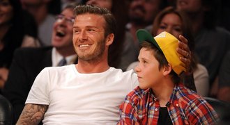 Beckham se synem měl bouračku. Vyvázli i díky airbagům