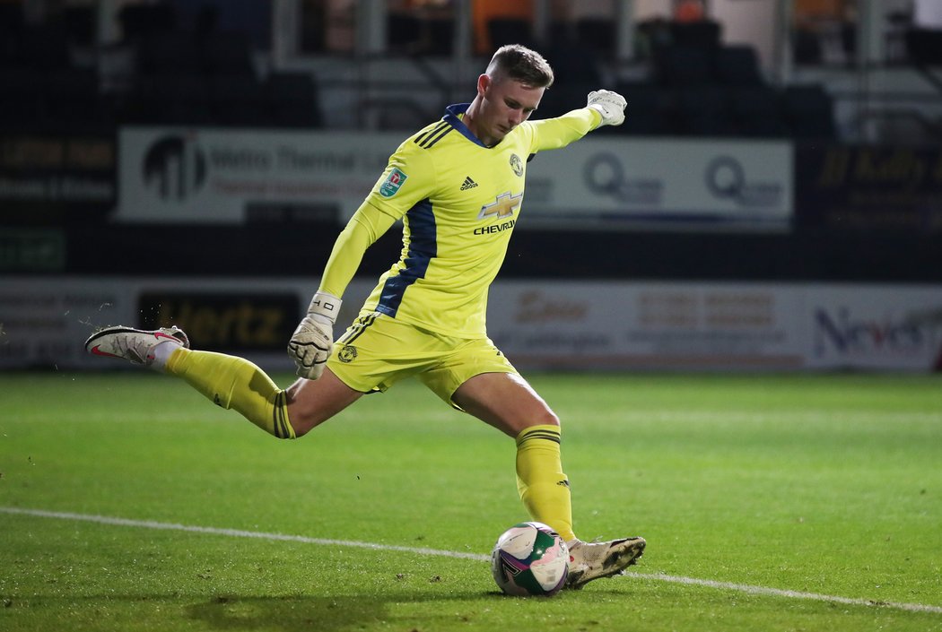 Dean Henderson ozdobil svůj debut za United fantastickým zákrokem