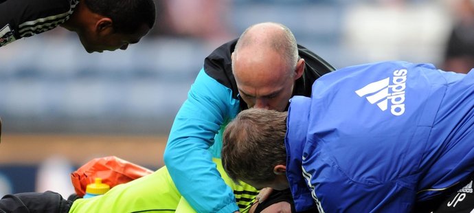 Petr Čech v utkání s Blackburnem inkasoval tvrdý úder do hlavy