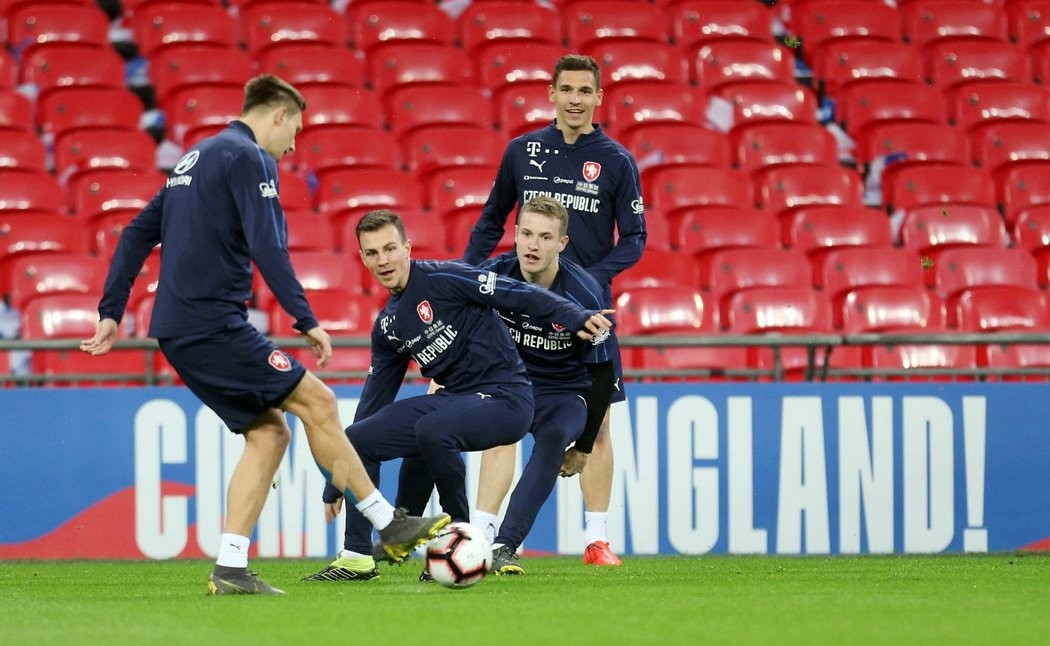 Čeští fotbalisté si ve čtvrtek zatrénovali ve Wembley, kde v pátek vyzvou domácí Anglii