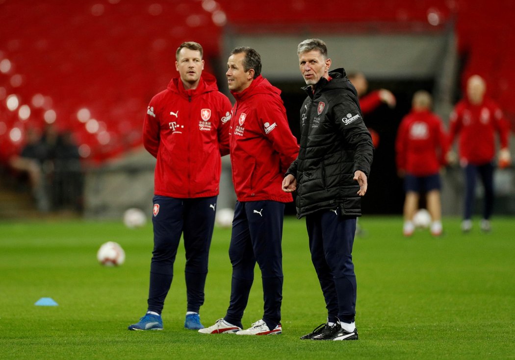 Čeští trenéři na tréninku ve Wembley