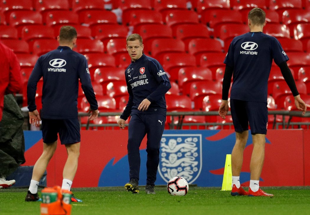 Čeští fotbalisté si ve čtvrtek zatrénovali ve Wembley, kde v pátek vyzvou domácí Anglii